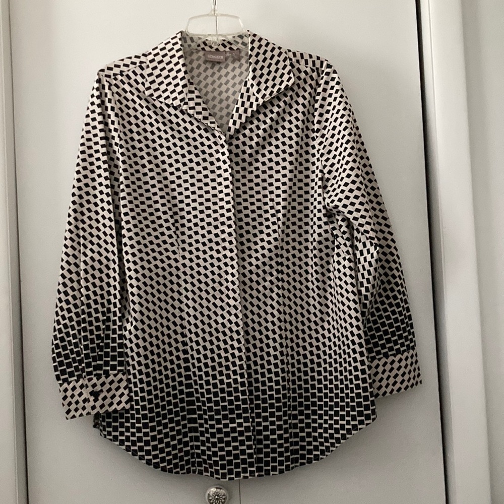 Chicos blouse size 1 like new
